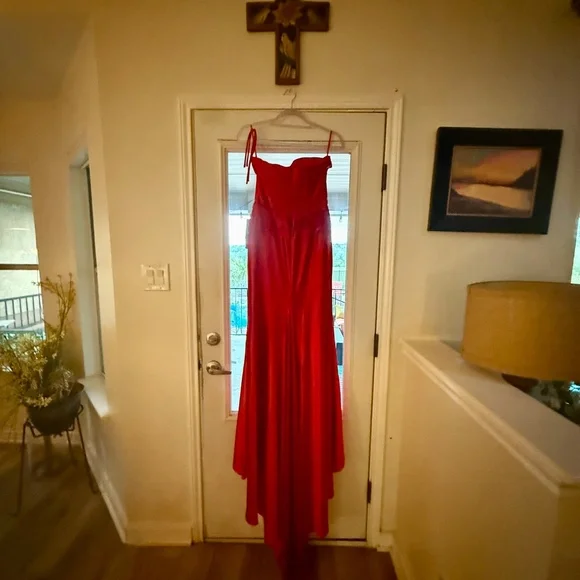 NEW STRAPLESS satin prom dress size 2 - Picture 3 of 4
